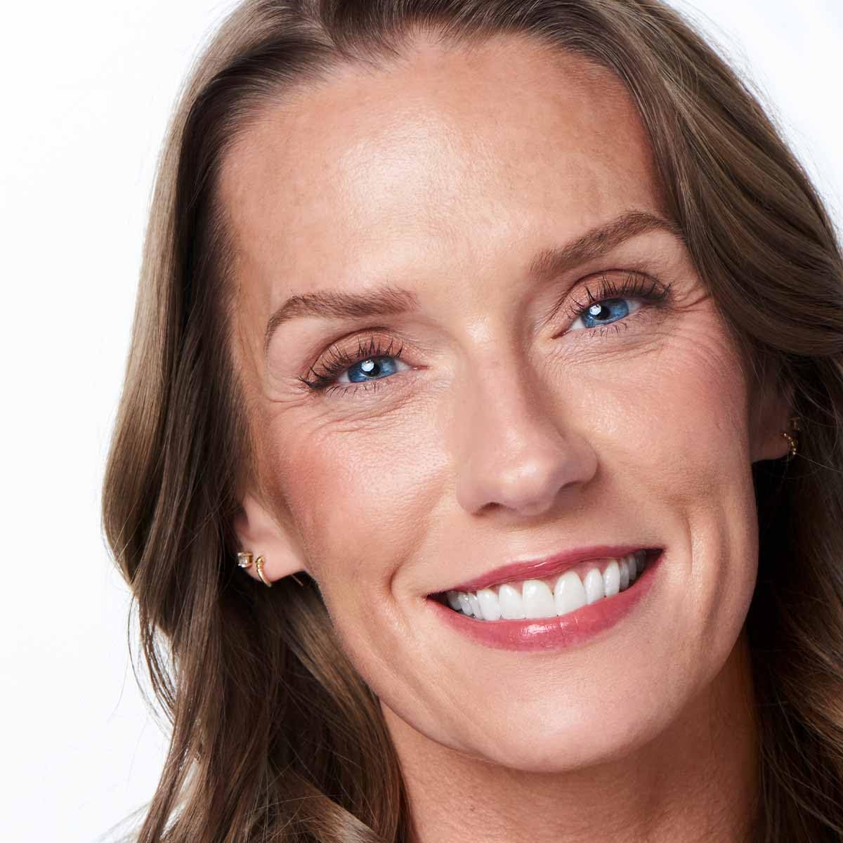 Effortless Lips 3-in-1 everyday sheer-buildable lip formula (Tulip, 0.06oz)