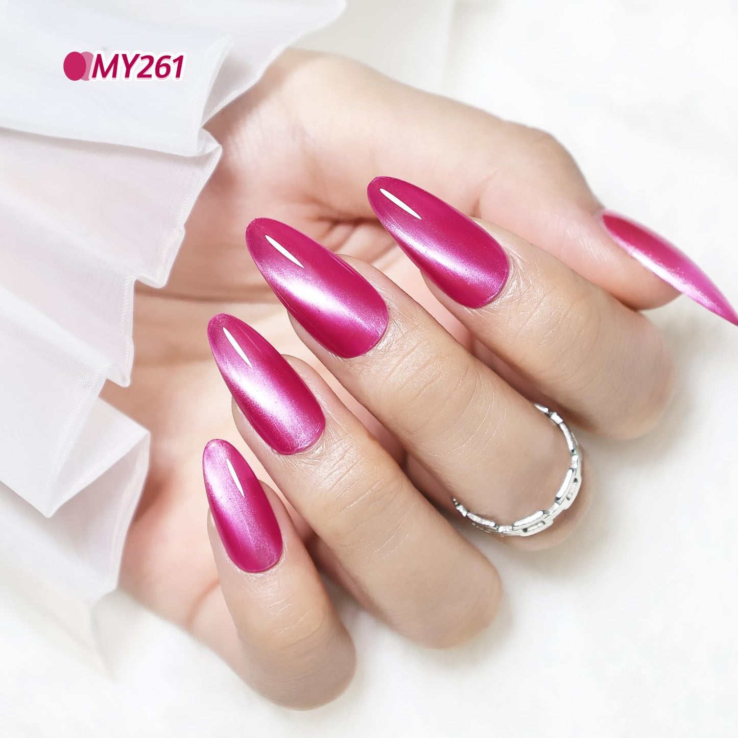 6 Colors 10ml Strawberry Molten Gold Cat Eye Nail Polish with Magnet Stick Quick Dry Nail Polish for Women Salon DIY Nail Art