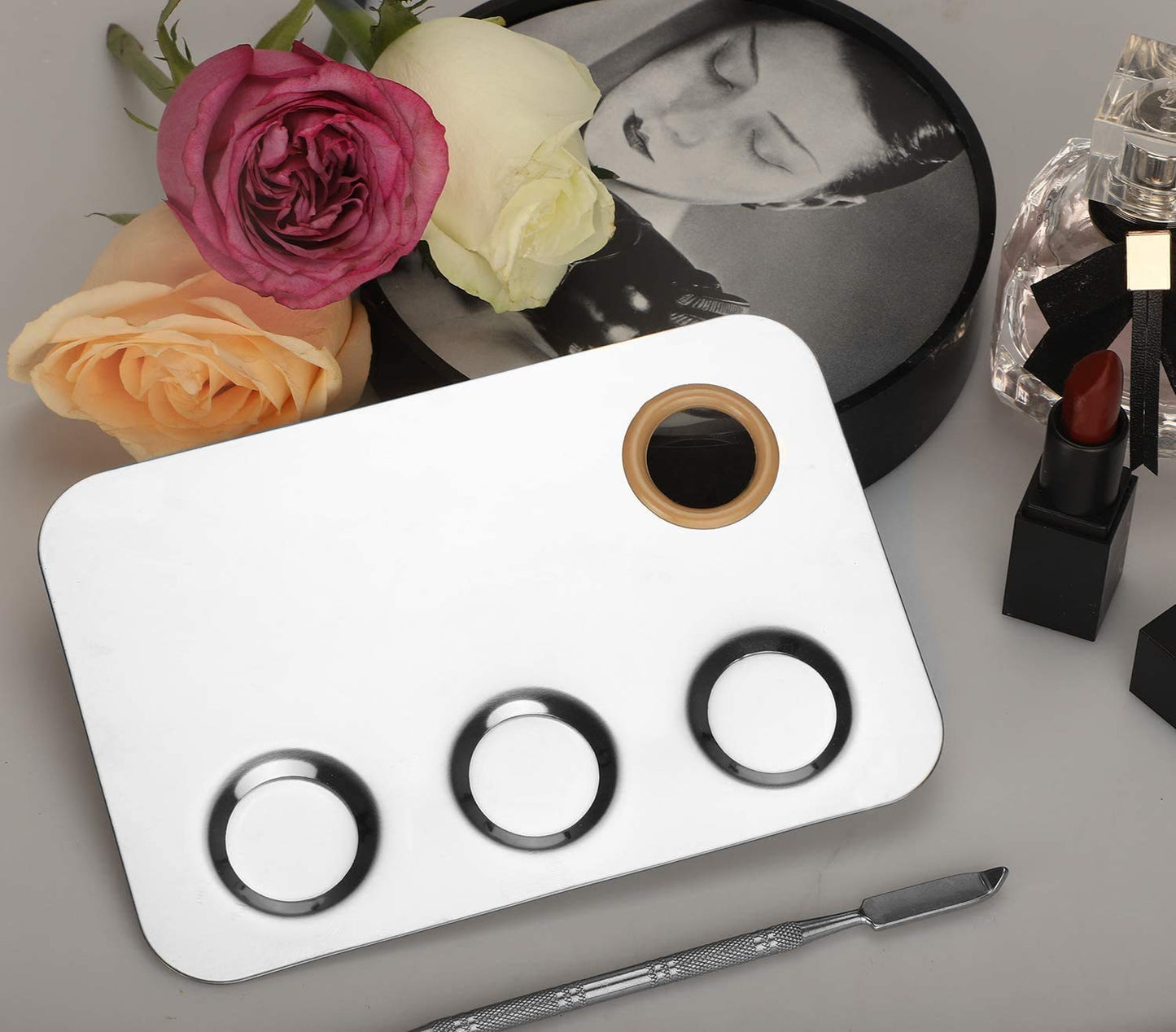 Makeup Mixing Palette, 6x4inch Stainless Steel Makeup Palette 3-well Nail-art Cosmetic Artist Mixing Palette with Makeup Spatula, Stocking Stuffers Christmas Gifts for Women
