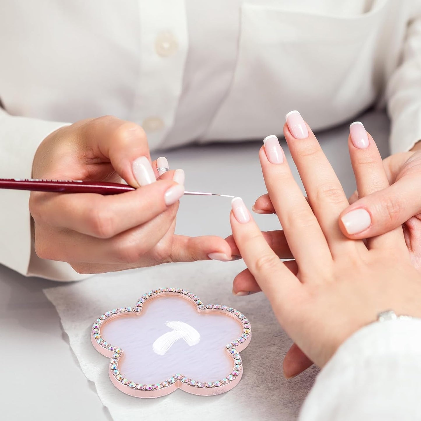 Resin Nail Art Palette Gold Edge Nail Holder Heart Shaped Color Makeup Foundation Mixing Tools Display Board Gel Nail Art Color Mixing Palette Painting Tray Manicure Tool (Colorful)