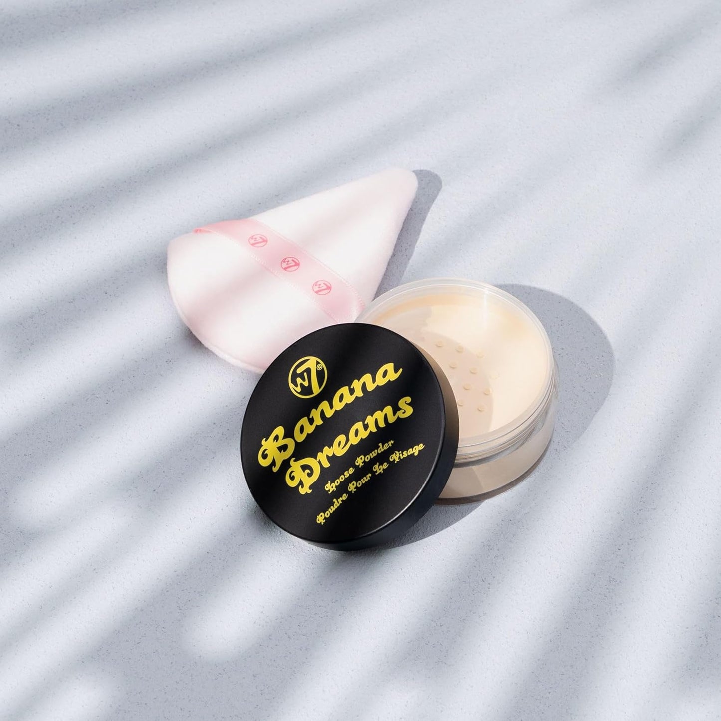 W7 Banana Dreams Application Set - Yellow-Toned Loose Setting Face Powder & Triangle Precision Powder Puff