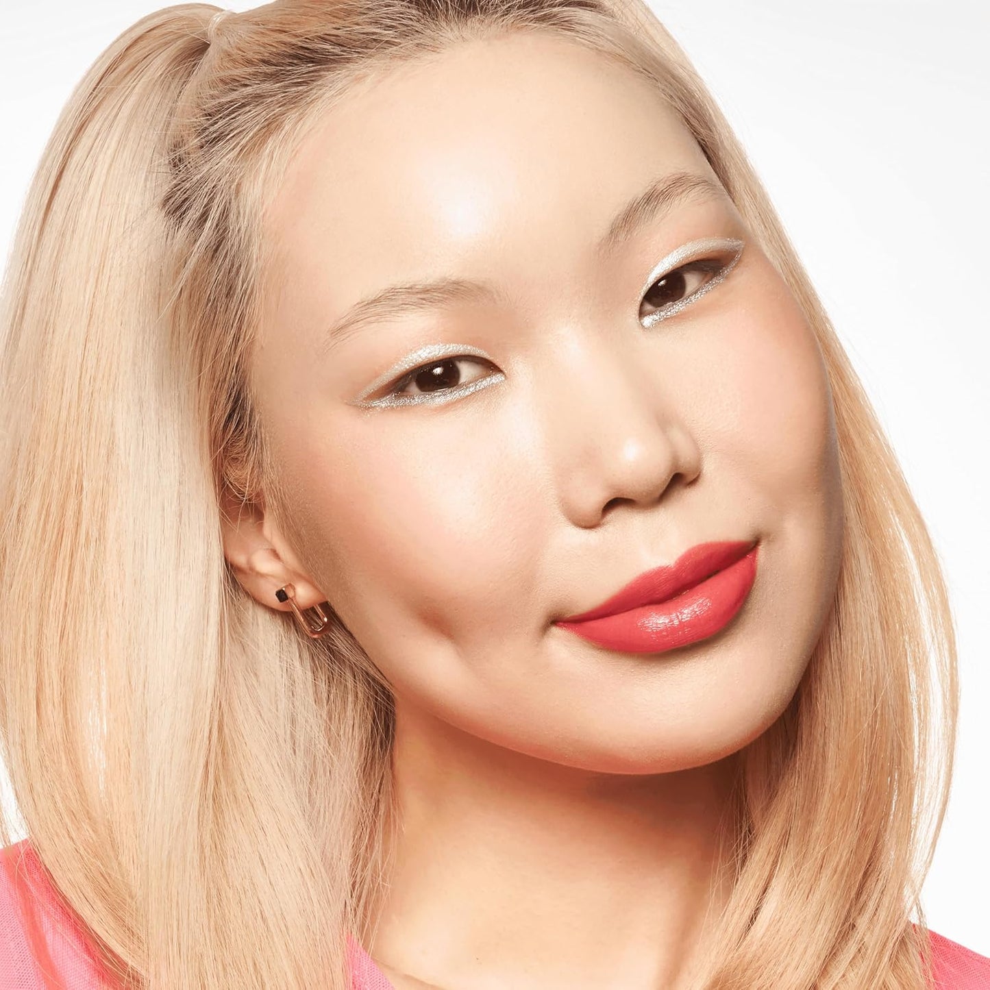 essence | Baby Got Glow Liquid Highlighter | Lightweight, Buildable, Radiant with Sponge Applicator | Vegan & Cruelty Free (30 | Breezy Bronze)